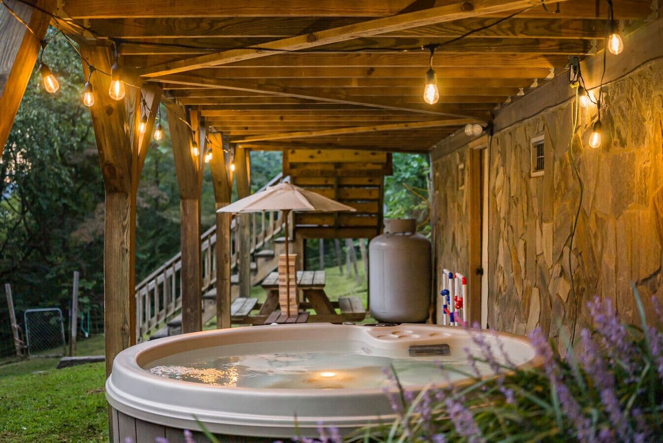 Outdoor spa tub