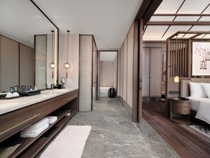 Rainfall showerhead, hair dryer, bathrobes, slippers - Song Hotel Chengdu Qingcheng  (Chengdu)