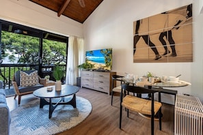 Condo, 2 Bedrooms | Living area