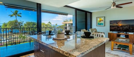 Condo, 2 Bedrooms | Interior