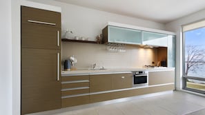 Micro-ondes, four, plaque de cuisson, lave-vaisselle