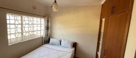 Blackout drapes, free WiFi