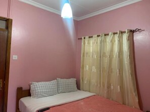 Blackout curtains, free WiFi - Homestay Executive Accommodation (Nairobi)