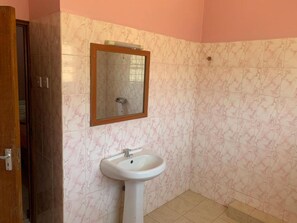 Slippers - Homestay Executive Accommodation (Nairobi)