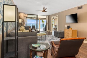 Condo, 2 Bedrooms | Living area