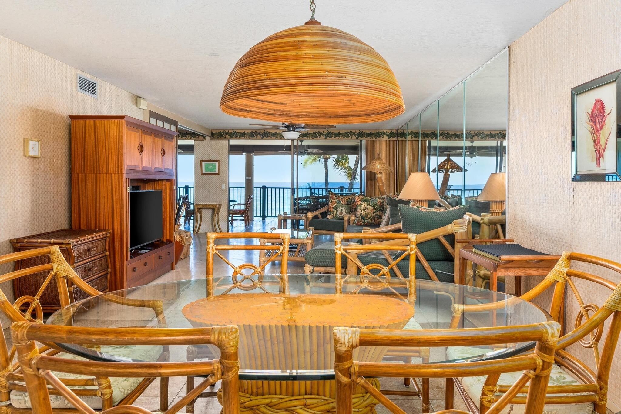 Condo, 2 Bedrooms | Dining