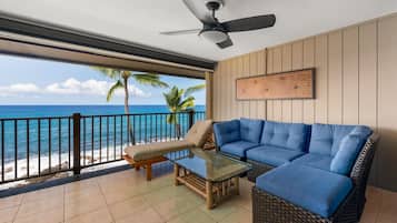 Condo, 2 Bedrooms | Property grounds