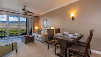 Condo, 1 Bedroom | Dining