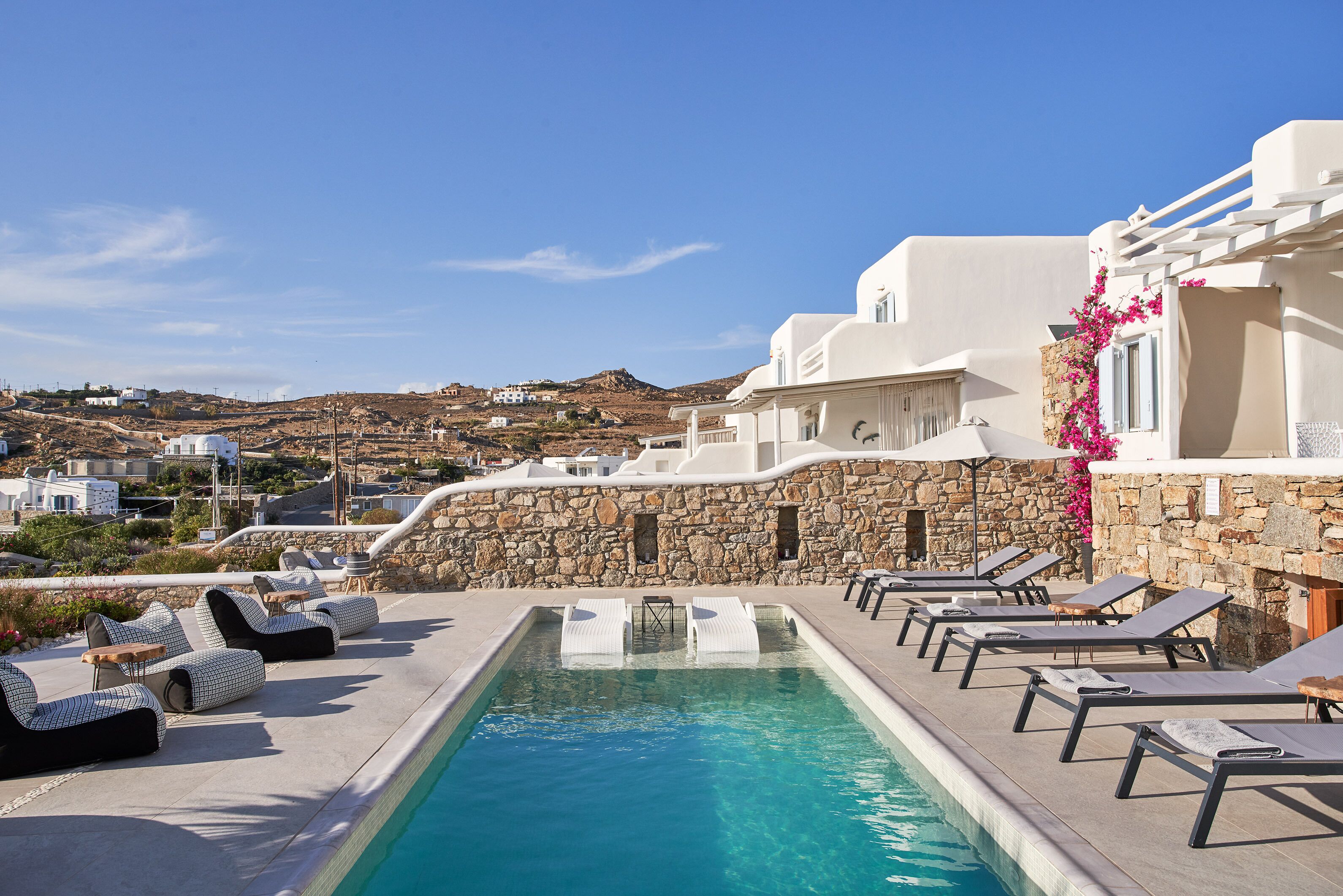 Paradisia Sunset Villa with Swimming Pool | Soundproofing, iron/ironing board, free WiFi