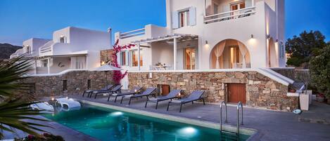 Lyxvilla | Pool | 2 utomhuspooler