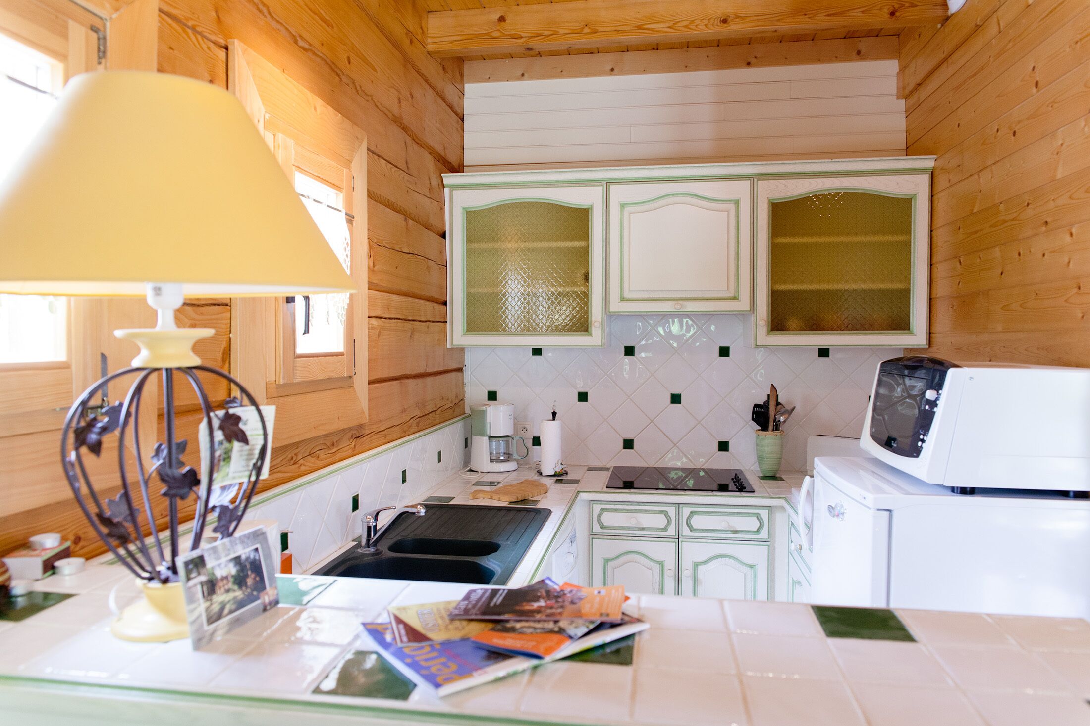 Les Charmes : chalet et piscine en pleine nature à Sarlat même