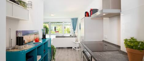 Refrigerador, microondas, horno y parrilla de estufa