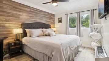 2 bedrooms, iron/ironing board, free WiFi, bed sheets