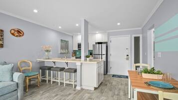 Condo, 1 Bedroom | Dining