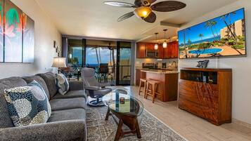 Condo, 1 Bedroom | Living area