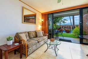 Apartamento, 1 habitación | Zona de estar | Una Smart TV