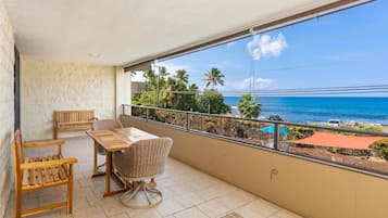 Condo, 2 Bedrooms | Property grounds