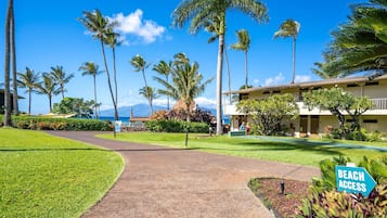 Condo, 1 Bedroom | Property grounds