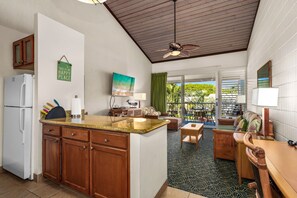 Condo, 1 Bedroom | Private kitchen