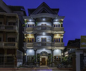 Exterior detail - Twin Room, Great for friends sharing-centrally located only 300m to Pubstreet (Krong Siem Reap)
