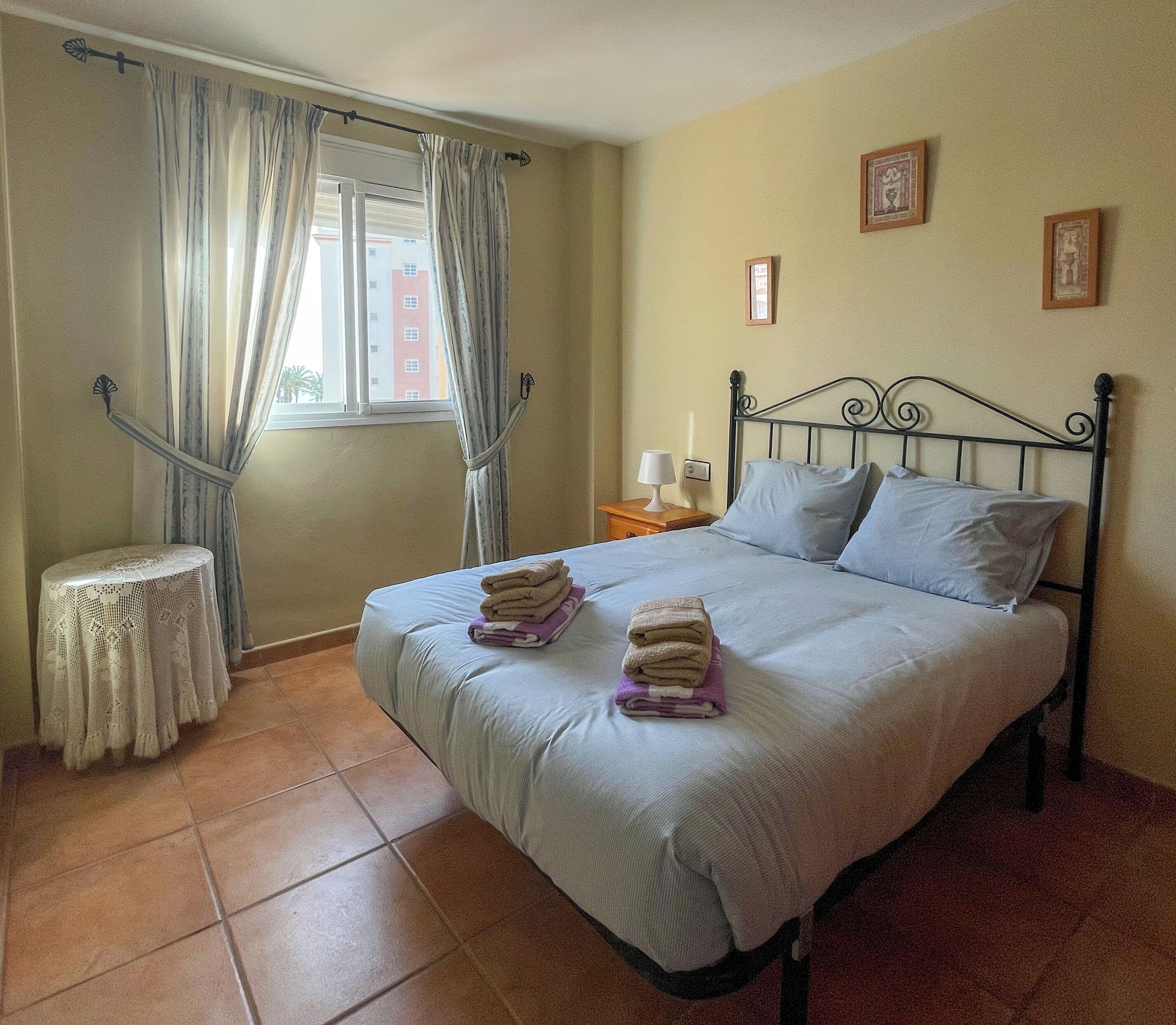 3 chambres, fer et planche à repasser, Wi-Fi gratuit, draps fournis