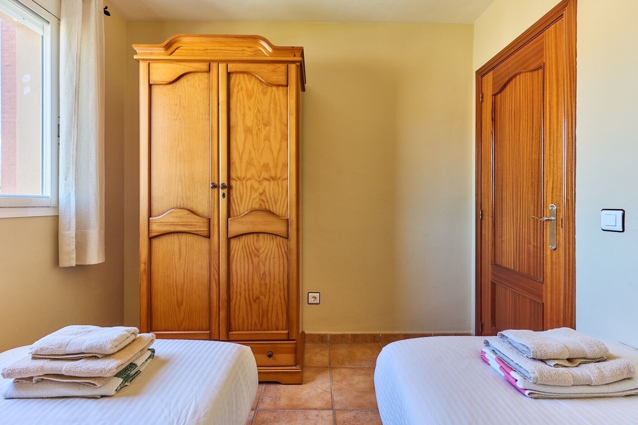 3 habitaciones, tabla de planchar con plancha y wifi gratis 