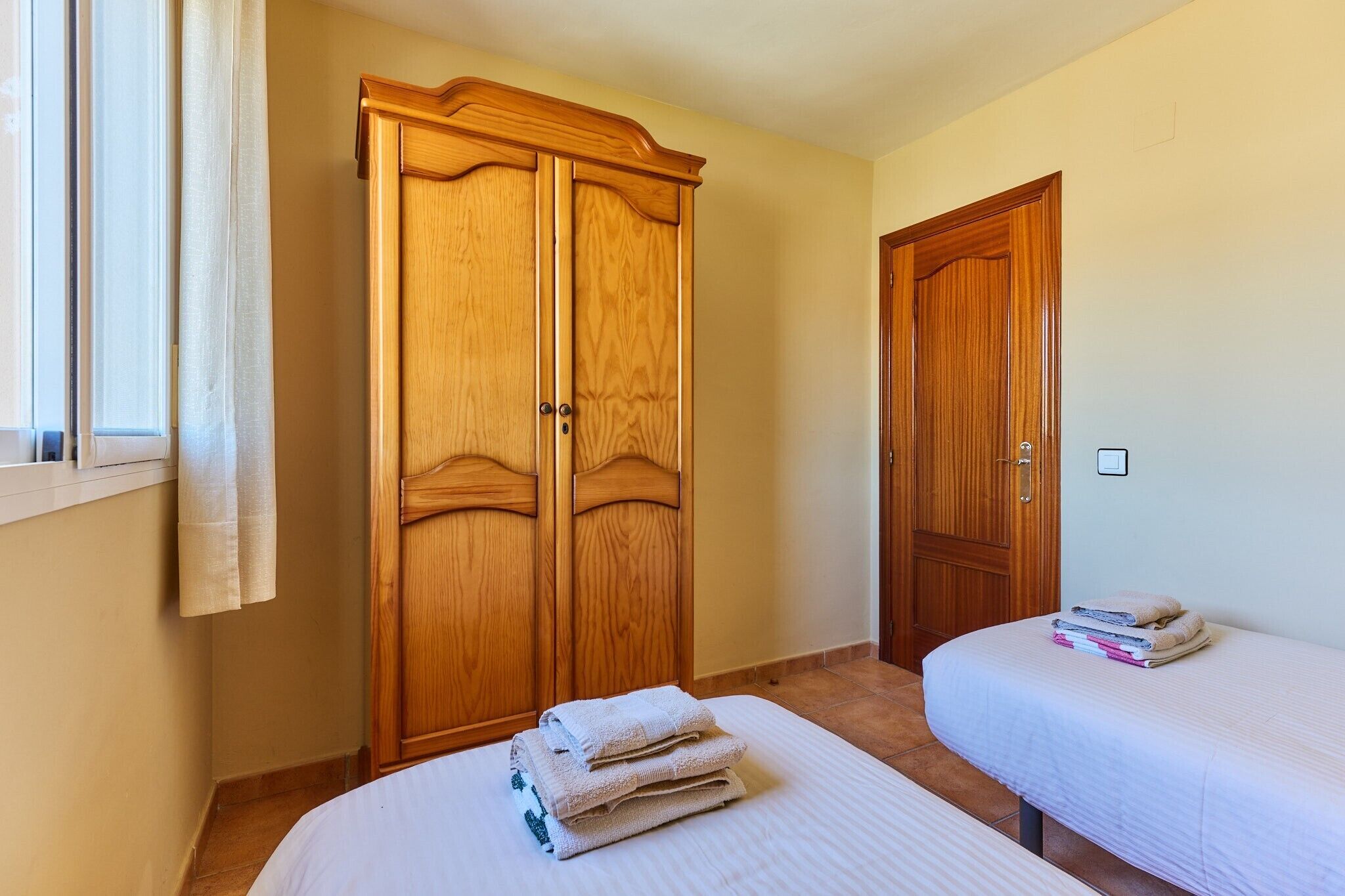 3 habitaciones, tabla de planchar con plancha y wifi gratis 