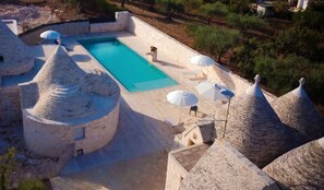 Pool - Villa 'I Giardini Della Canonica' with Private Pool, Private Terrace and Wi-Fi (Martina Franca)