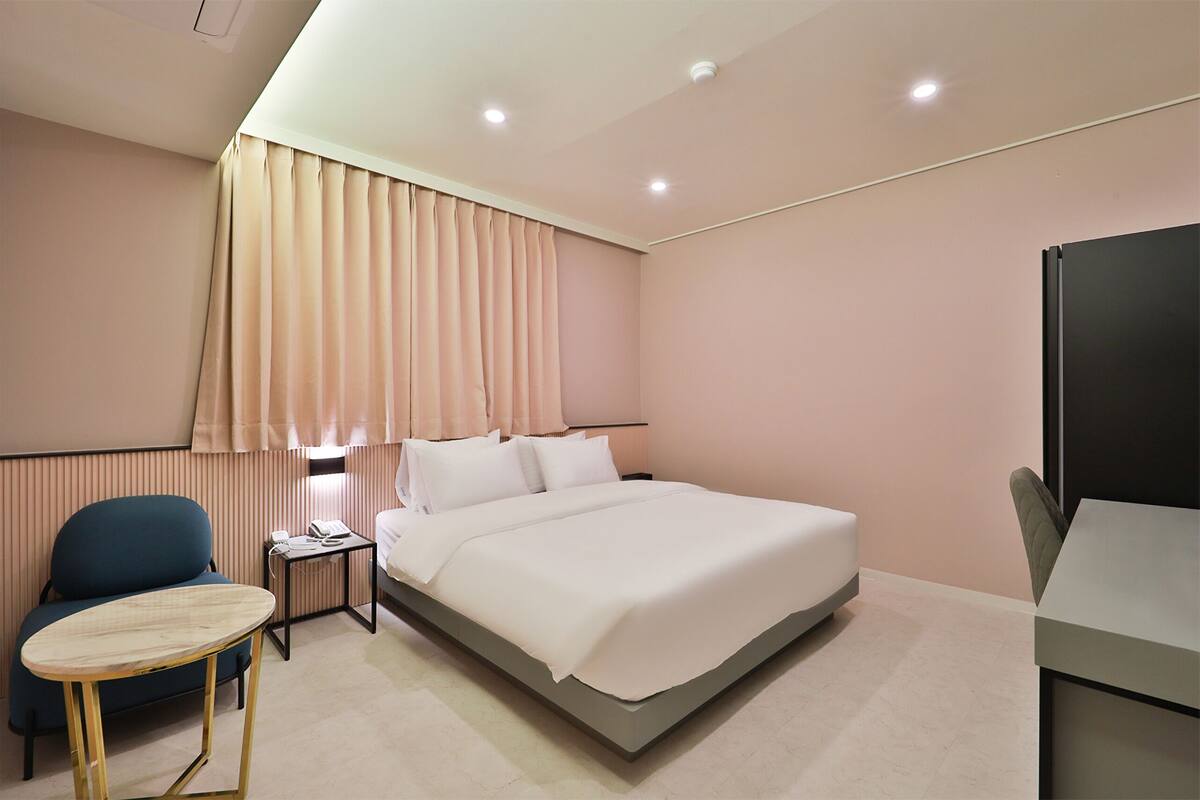 Wifi gratis y ropa de cama