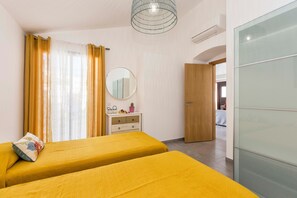 2 bedrooms, iron/ironing board, free WiFi, bed sheets