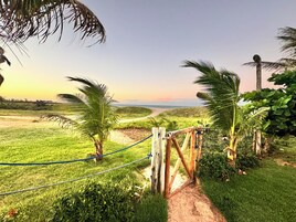 En la playa, arena blanca