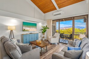 コンドミニアム 2 ベッドルーム | リビング エリア | スマートテレビ