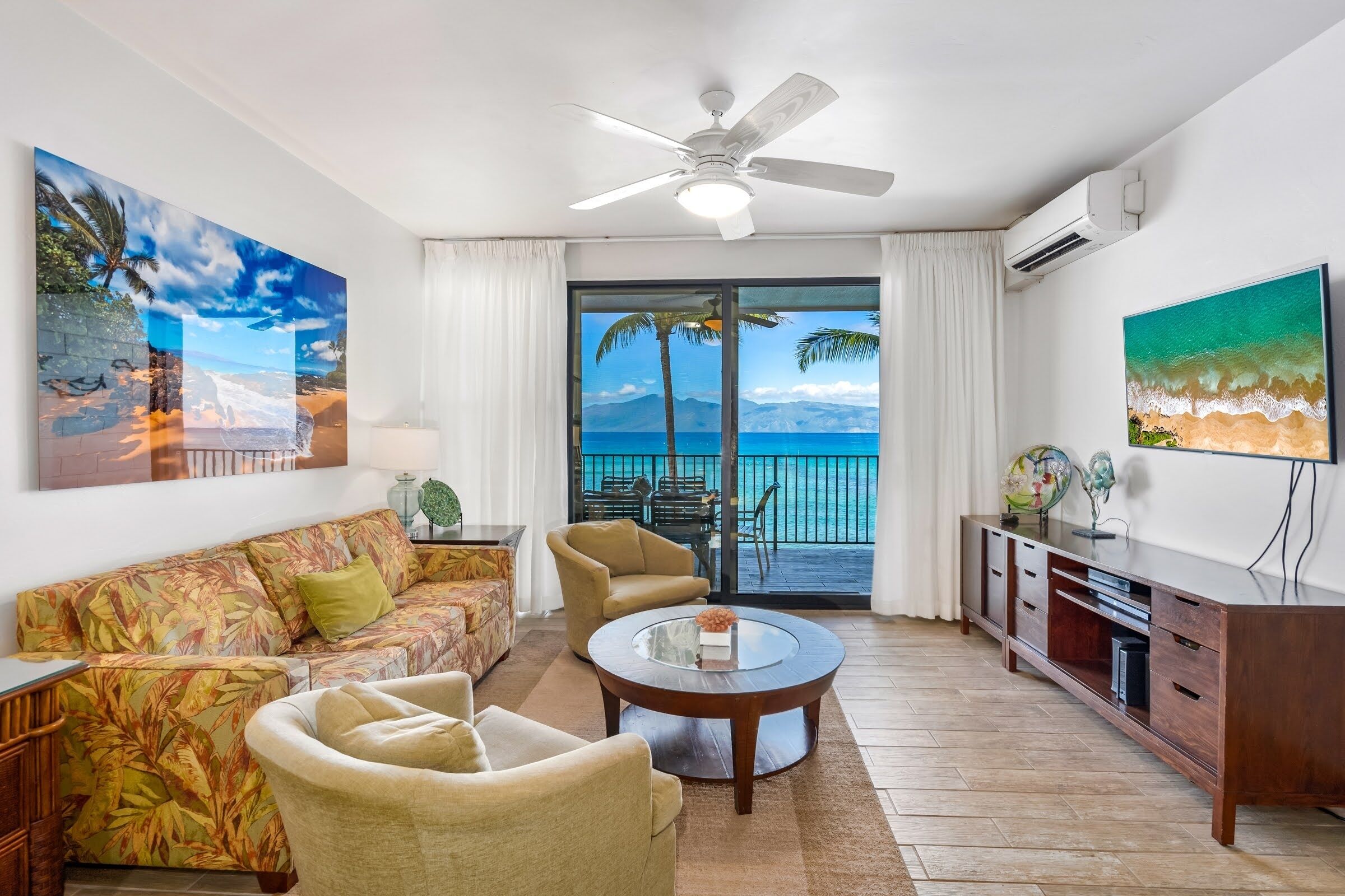 Condo, 2 Bedrooms | Living area