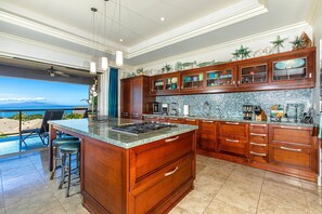 Townhome, 3 Bedrooms | Private kitchen