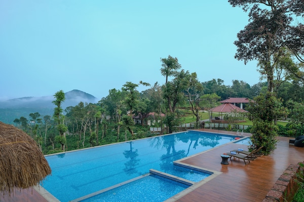 Hồ bơi trong nhà