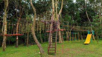 Children’s play area – outdoor