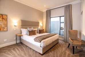 Hypo-allergenic bedding, minibar, individually furnished, desk - The Northcliff Boutique Hotel (Randburg)