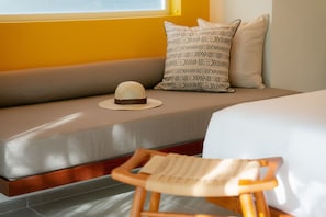 Premium bedding, minibar, in-room safe, individually decorated - Chesa Canggu (Canggu)