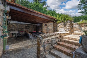 Outdoor dining - Villa Okra With Pool (Opatija)