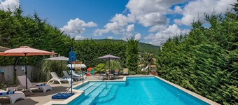 Villa Okra With Pool