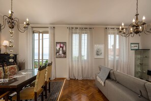 Family Villa, 5 Bedrooms, Balcony, Mountainside (Villa Okra With Pool) | Living area | 21-inch flat-screen TV with digital channels, fireplace