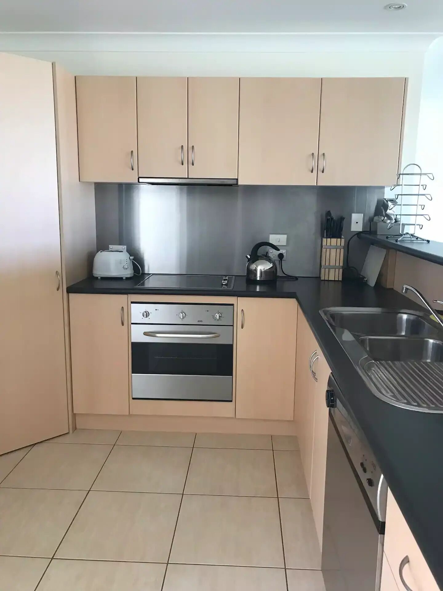 Gorgeous townhouse overlooking Coorong Quays marina