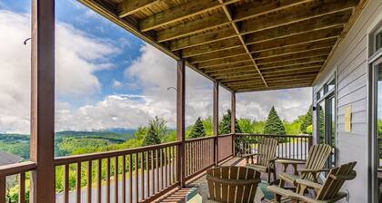 SugarJax - Condo on Sugar Mountain, Gas Fireplace, Mountain Views,
