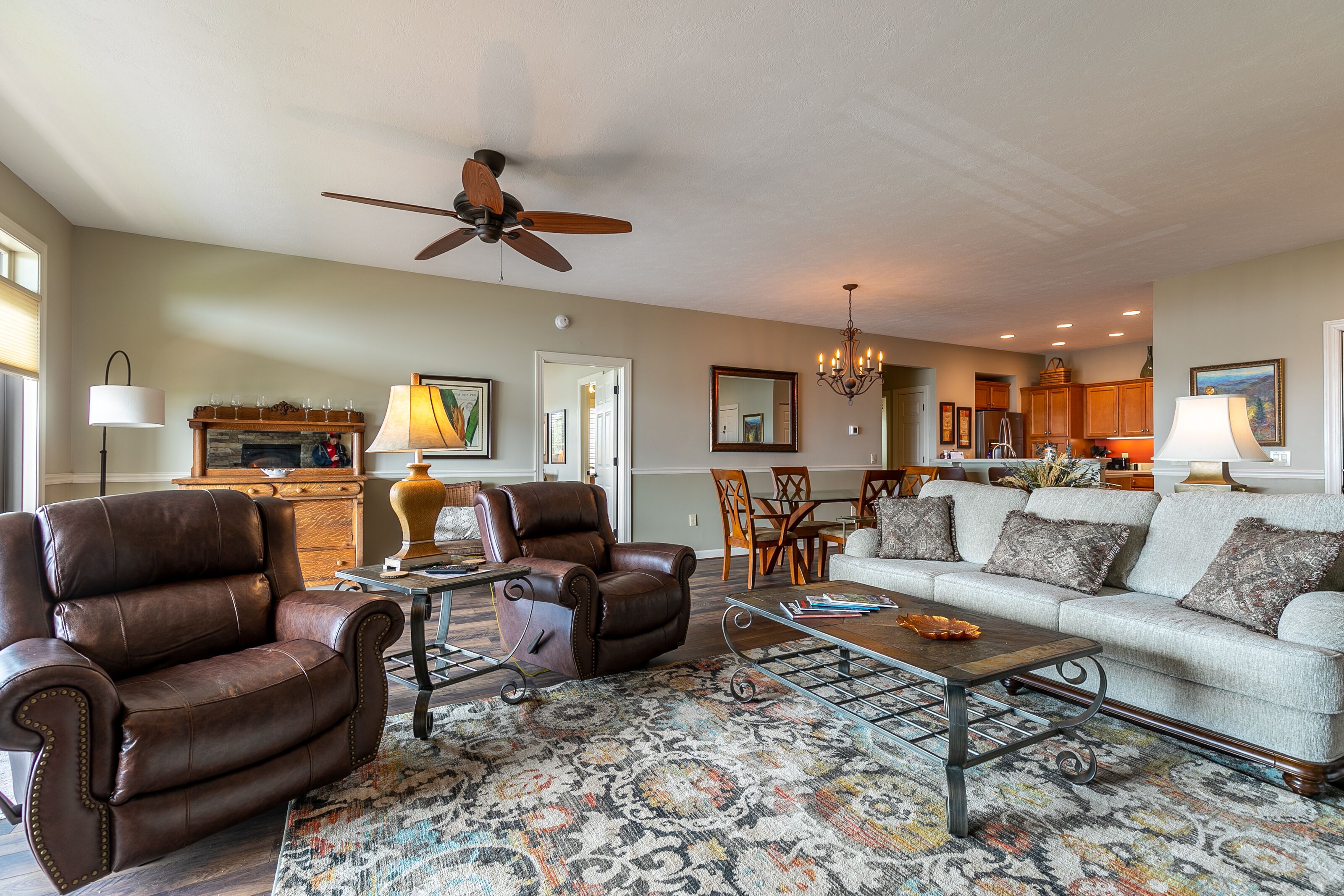 SugarJax - Condo on Sugar Mountain, Gas Fireplace, Mountain Views,