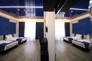 Club Triple Room | 1 bedroom, minibar, in-room safe, desk