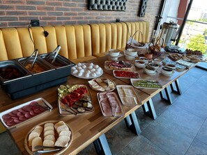 Tägliches inbegriffenes Frühstücksbuffet