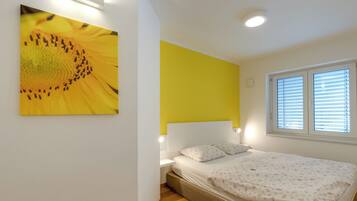 1 bedroom, free WiFi, bed sheets