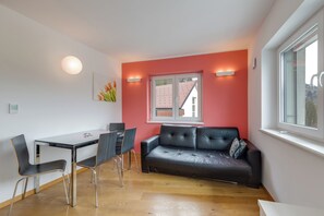 Family Apartment, 2 Bedrooms, Mountainside (Wellness Suite Tulip) | Living area