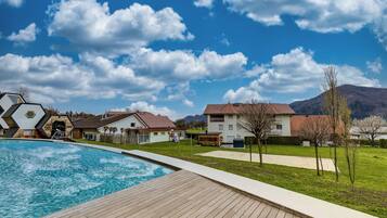 Seasonal outdoor pool