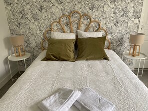 2 bedrooms, iron/ironing board, free WiFi, wheelchair access